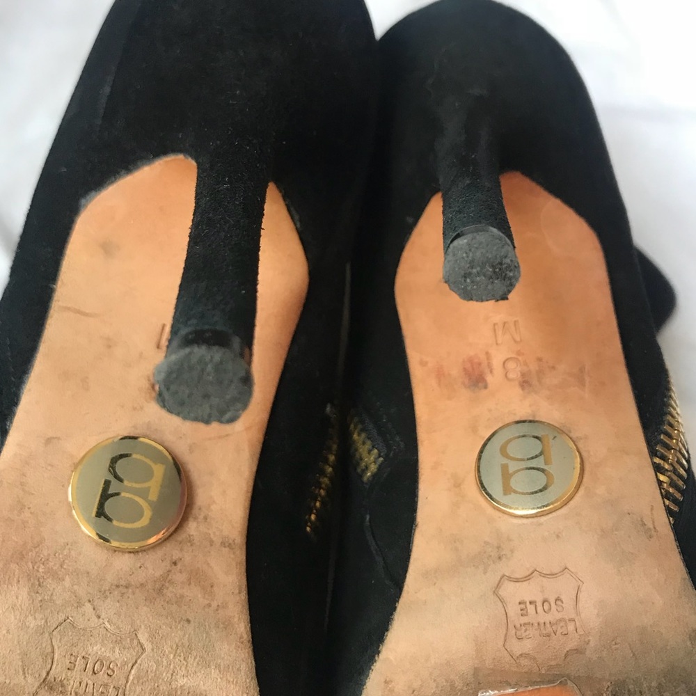 Bebe black leather ankle boots with gold zippers - Picture 3 of 5